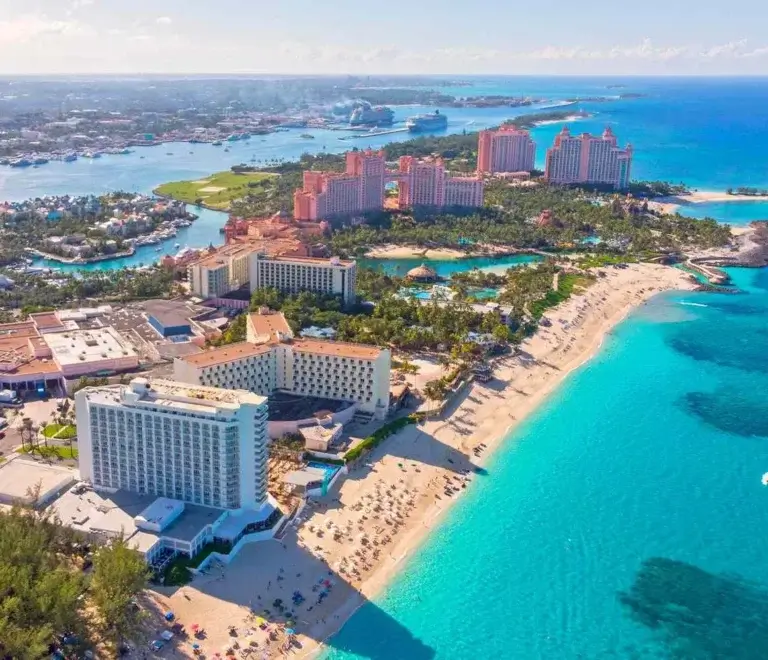 The Bahamas: A Paradise of Sun, Sand, and Serenity 🌴